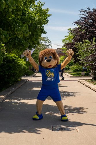 Hazel-McCallion-Walk-for-Health-2022-287